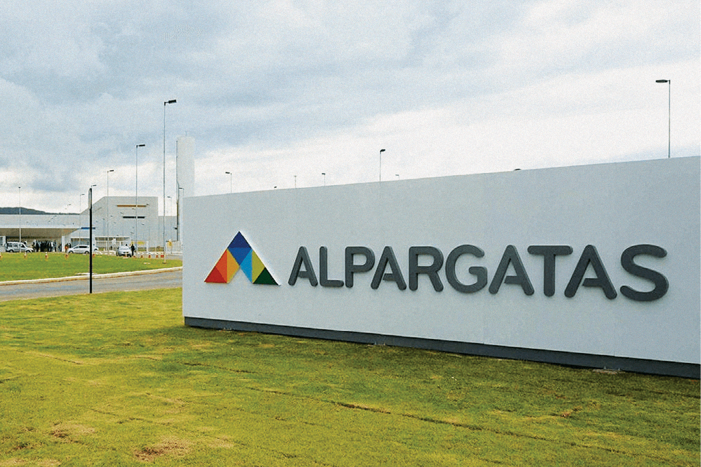 Compra de 2.370.400 PNs em 10 de outubro elevou participação; grupo detalha posições físicas e em equity swap e informa que não visa alterar controle