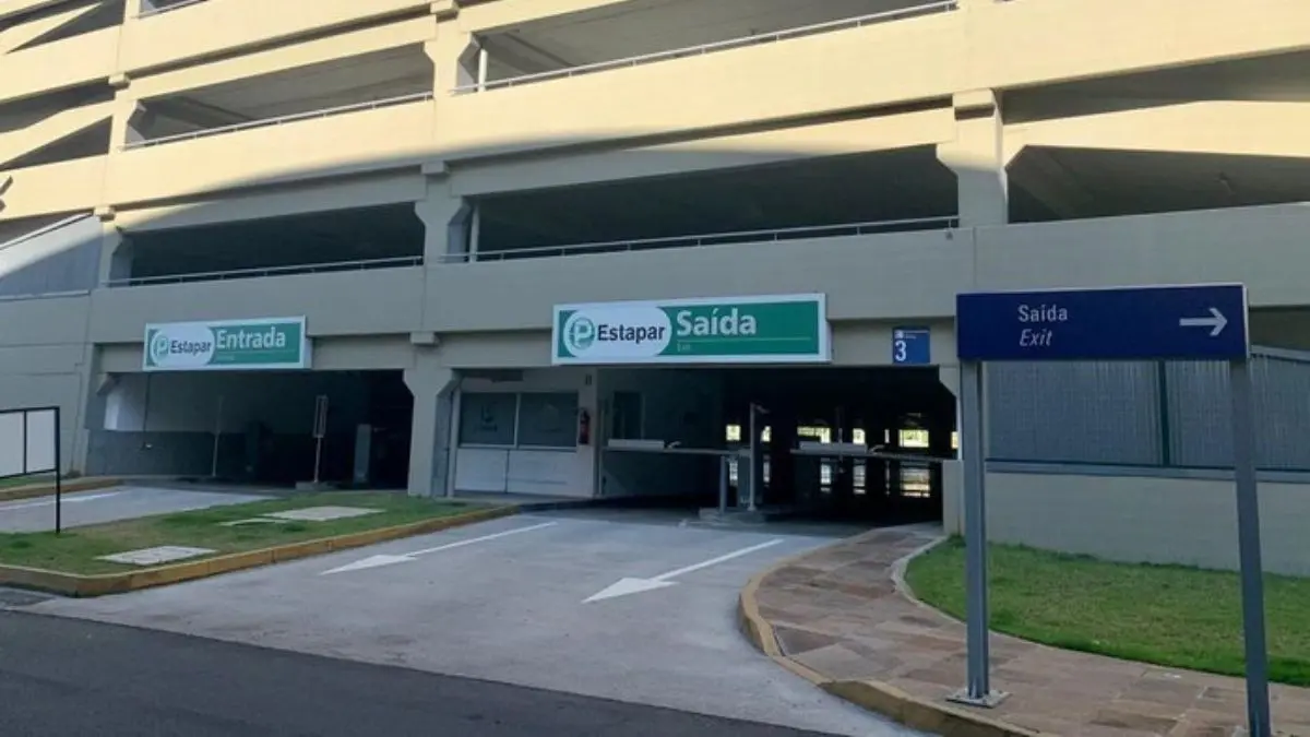 EBITDA ajustado foi de R$ 96,7 mi (margem 19,9%); dívida líquida somou R$ 748,8 mi com custo em CDI+1,6%. Companhia inaugurou 30 operações no trimestre.