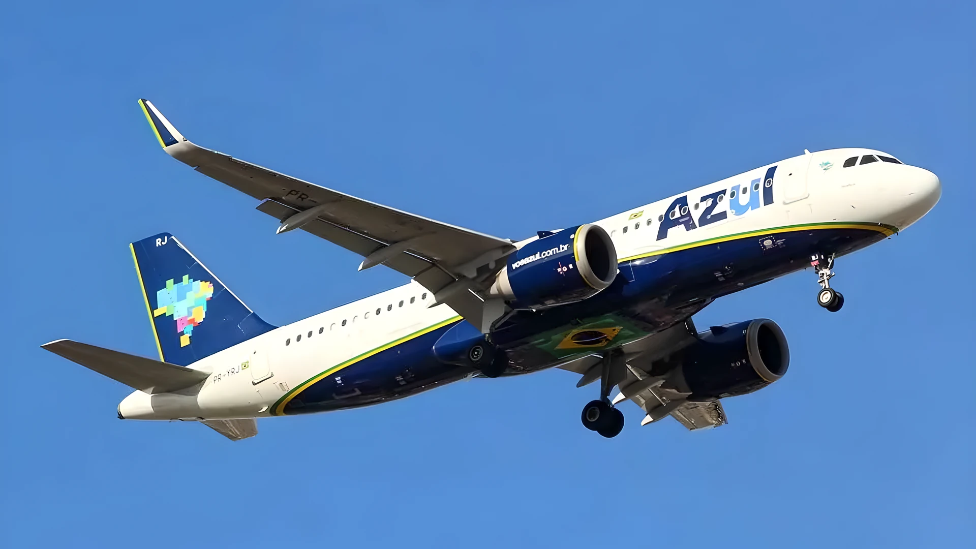 Azul (AZUL3) anuncia suspensão de cancelamento de bônus