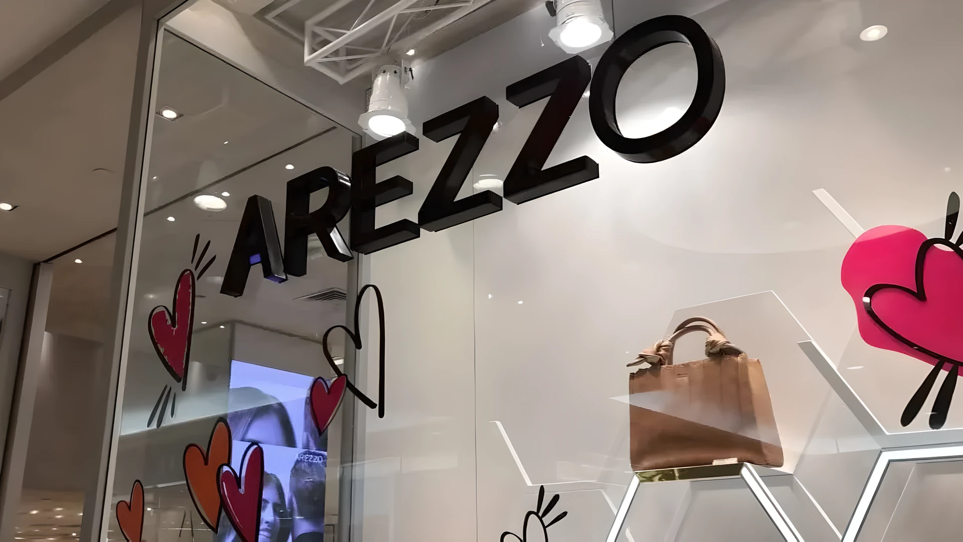FMR LLC atinge 5% da Arezzo (AZZA3)