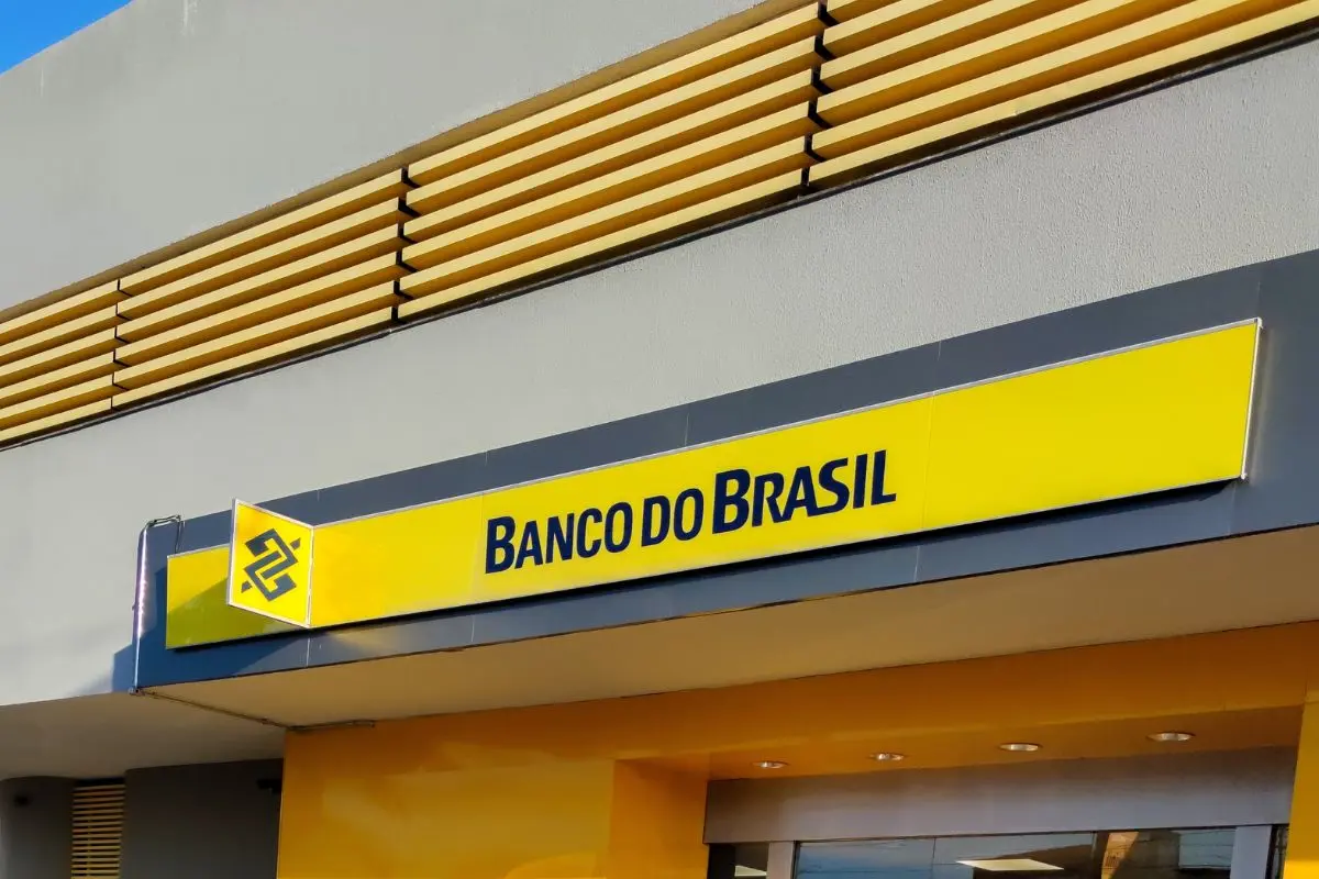 Conselho mantém 29 diretores no cargo e promove duas alterações pontuais na alta gestão do banco estatal