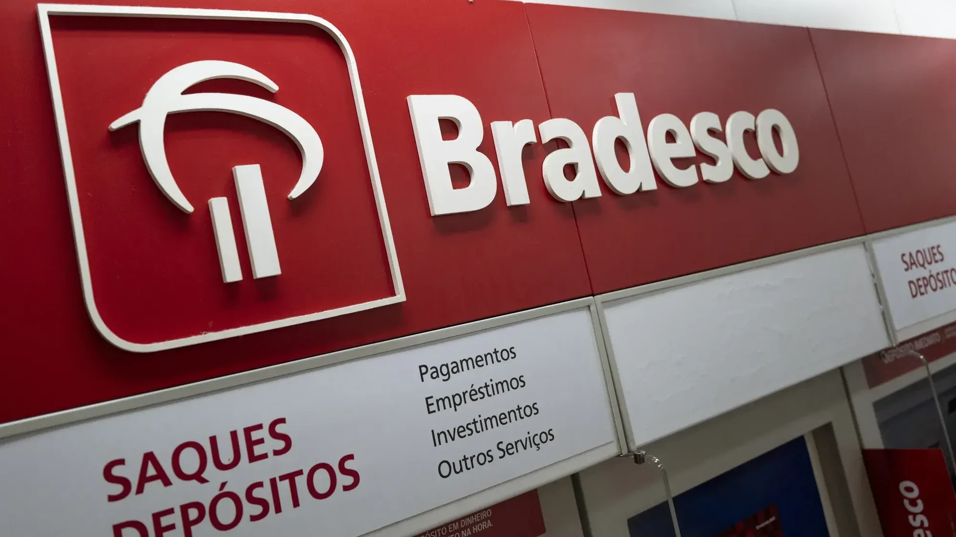 Bradesco (BBDC4) registra lucro recorrente de R$ 6,8 bi no 1T26