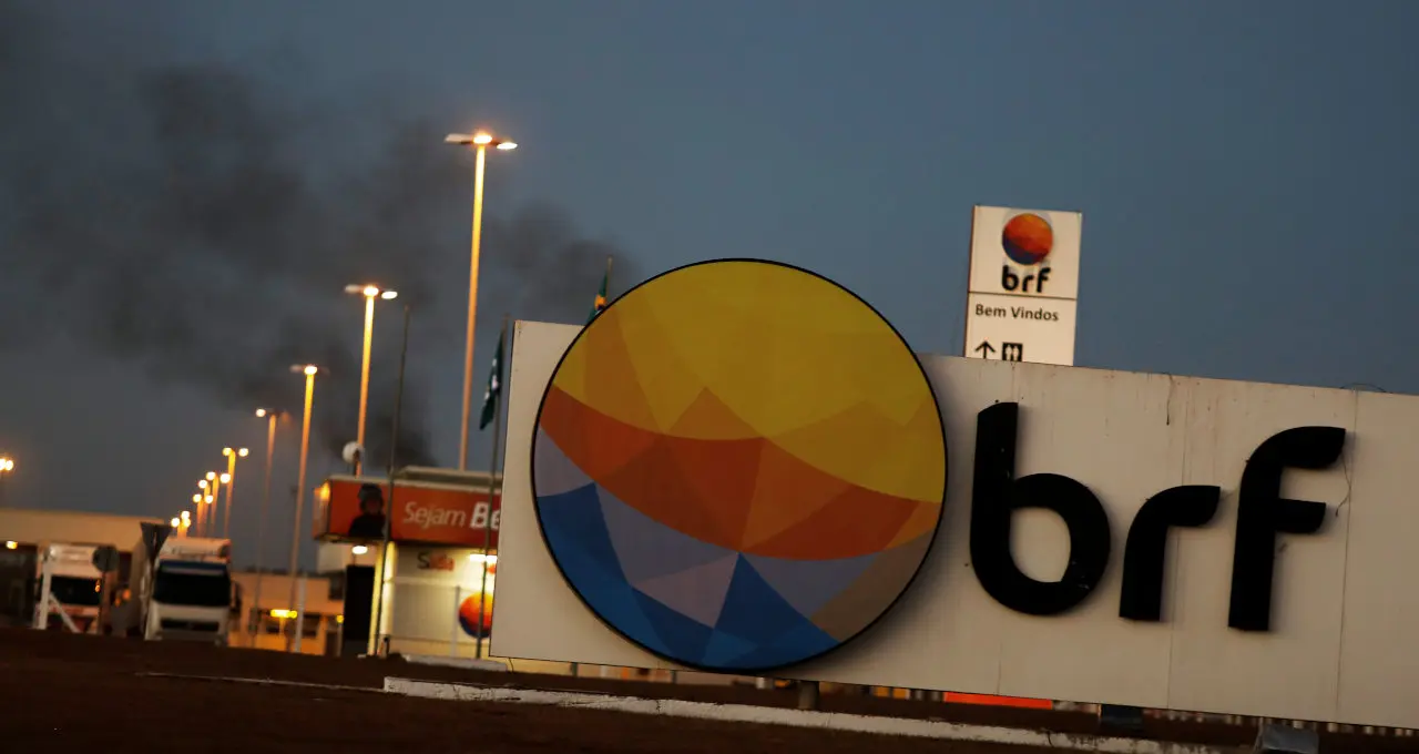 Acionistas dissidentes podem escolher entre R$ 9,43 e R$ 19,89 por papel até 5 de setembro; diferença chega a 111%