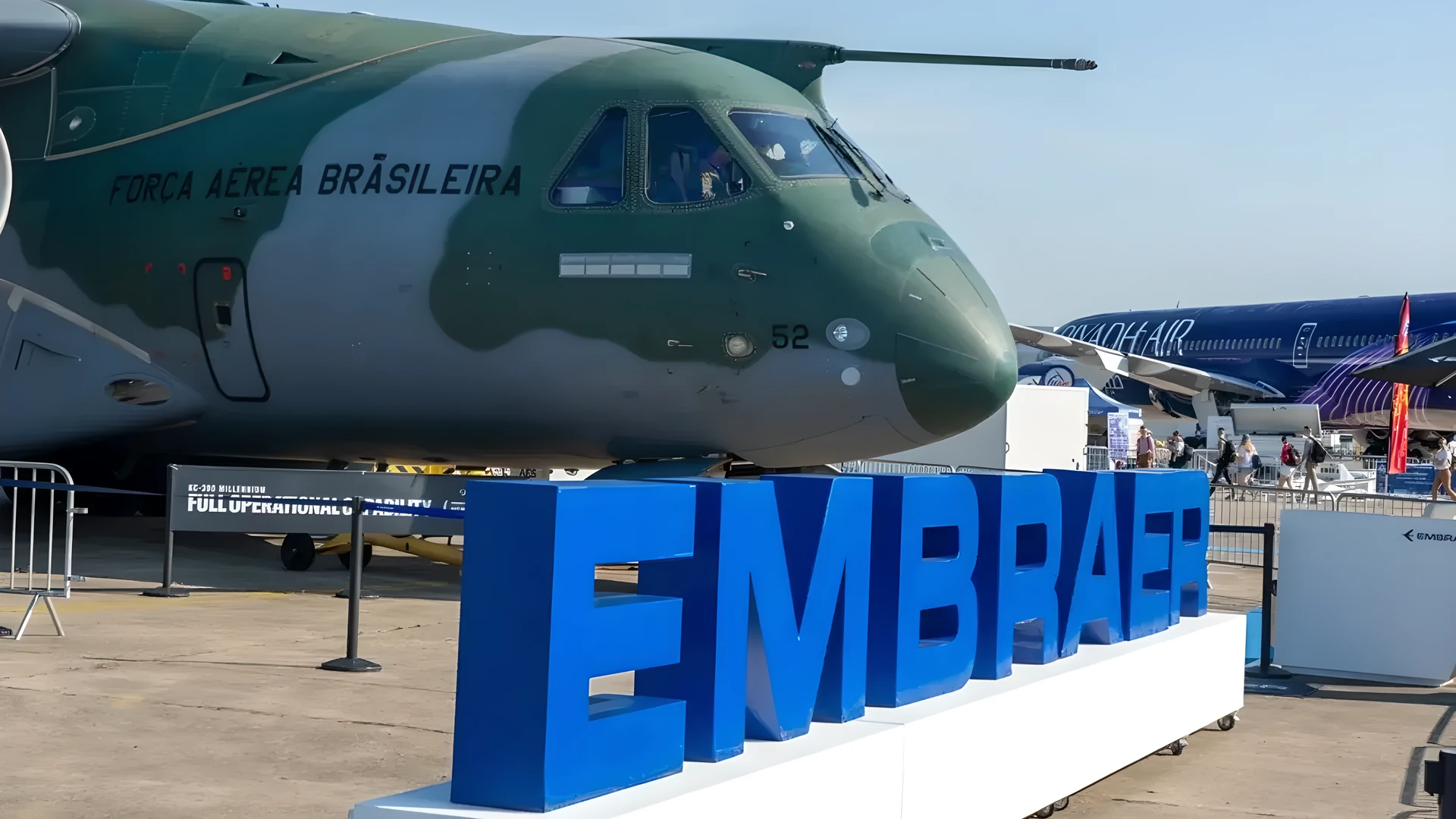Embraer (EMBJ3) anuncia contrato de até 20 cargueiros C-390