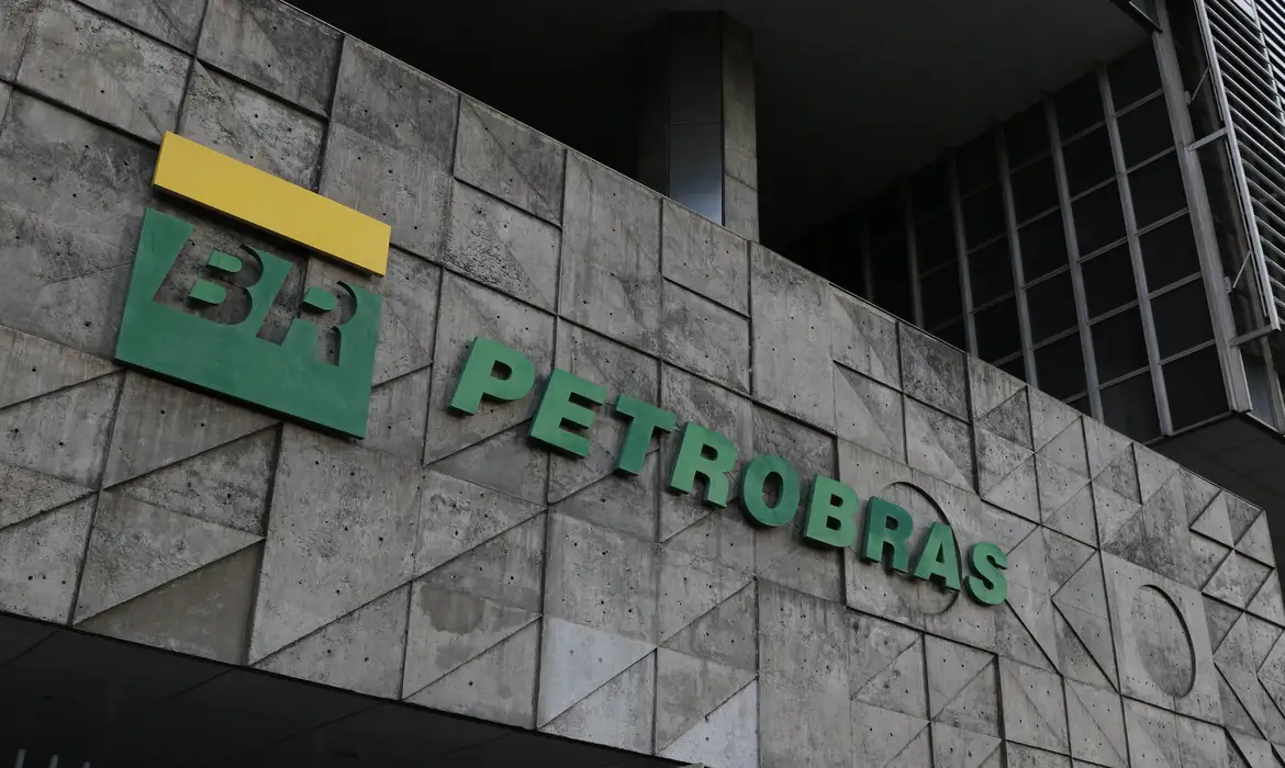 Petrobras (PETR4) anuncia proventos atualizados de R$ 0,49 por ação